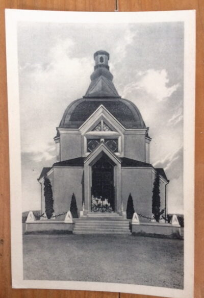 2 pohlednice / 2 postcards – Kubistické krematorium v Moravské Ostravě