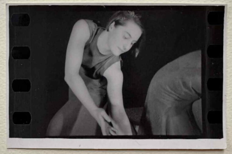 konvolut fotografií a pozvánek – Táňa Pexová Jašková ( 30. léta )